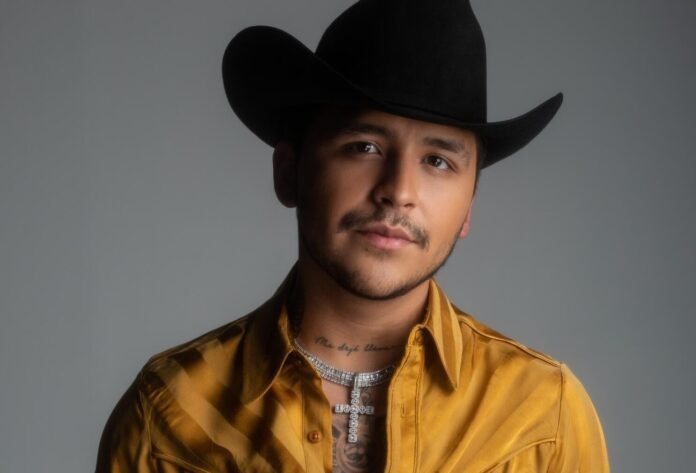 Christian Nodal y Grupo Frontera