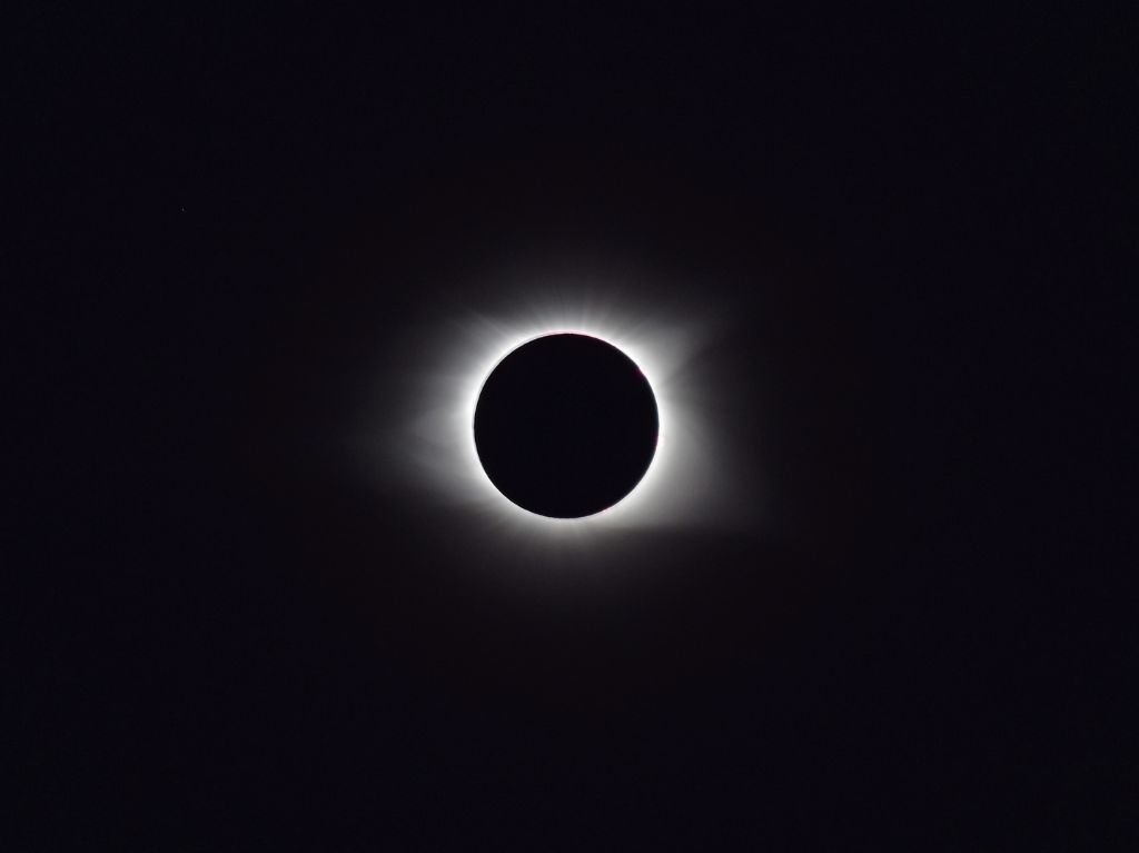 El eclipse total de sol del 8 de abril de 2024: Un espectáculo ...